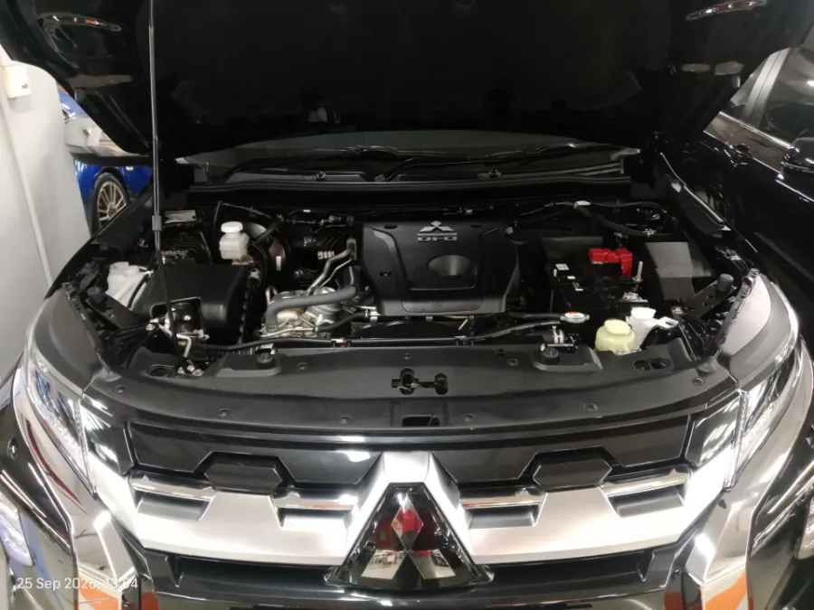Foto Mobil Bekas Mesin Mitsubishi Pajero Sport 2.4 Dakar tahun 2025