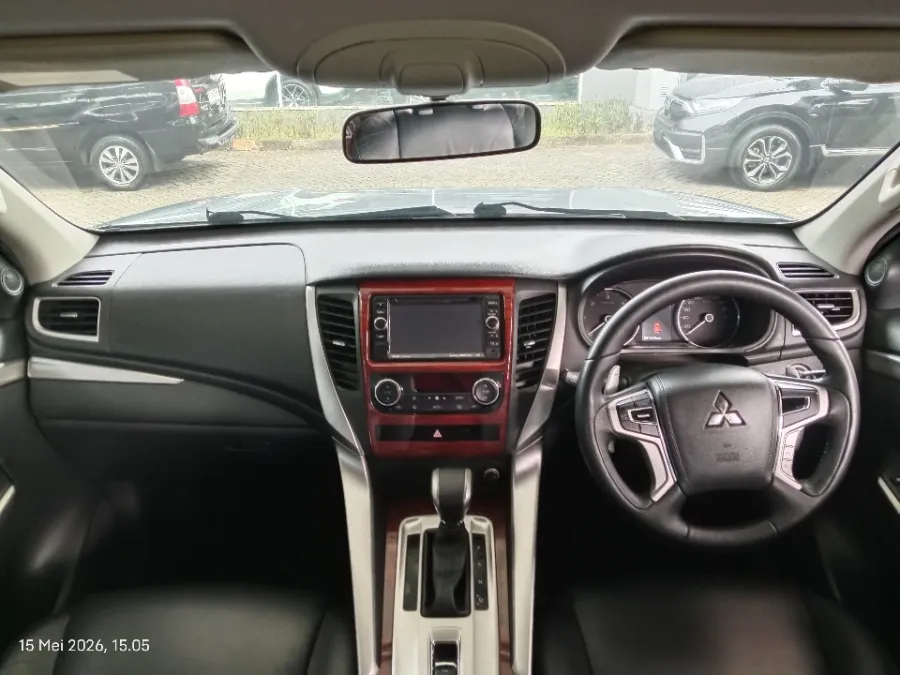 Foto Mobil Bekas Dashboard Mitsubishi Pajero Sport 2.4 Dakar 4X2 tahun 2016