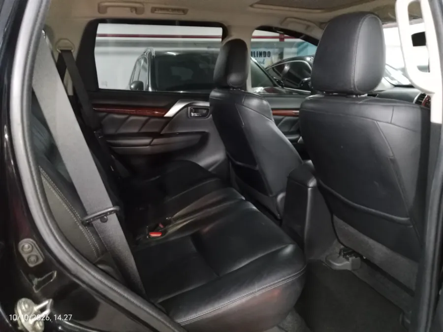 Foto Mobil Bekas Kabin Belakang Mitsubishi Pajero Sport 2.4 Dakar 4X2 tahun 2016