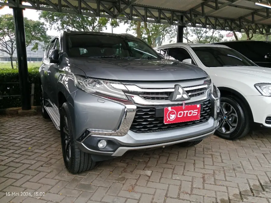 Foto Mobil Bekas Kanan Depan Mitsubishi Pajero Sport 2.4 Dakar 4X2 tahun 2016