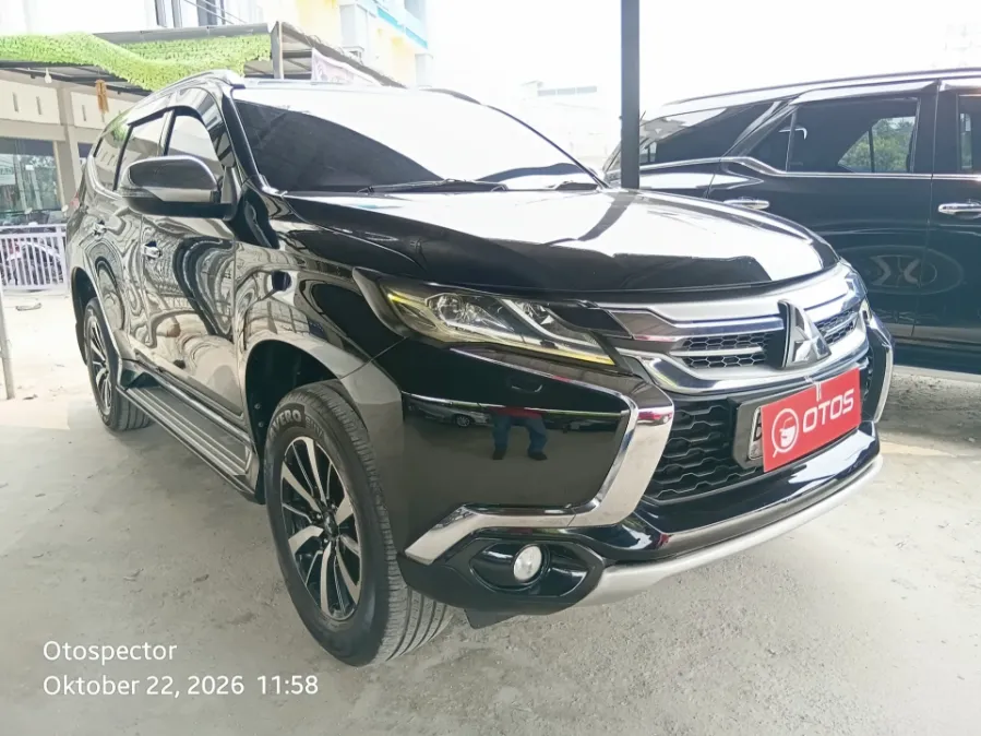 Foto Mobil Bekas Kanan Depan Mitsubishi Pajero Sport 2.4 Dakar 4X2 tahun 2016