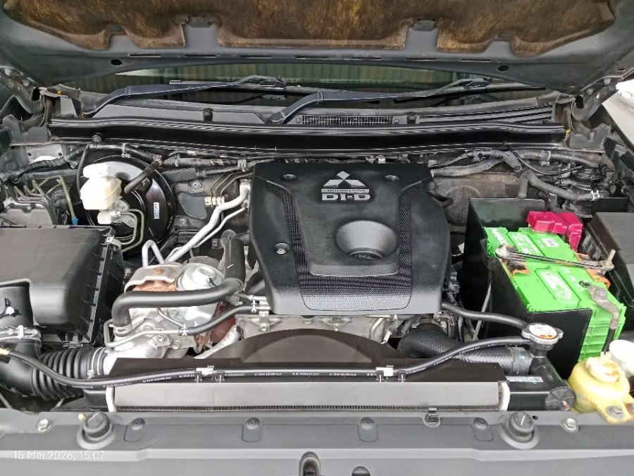 Foto Mobil Bekas Mesin Mitsubishi Pajero Sport 2.4 Dakar 4X2 tahun 2016