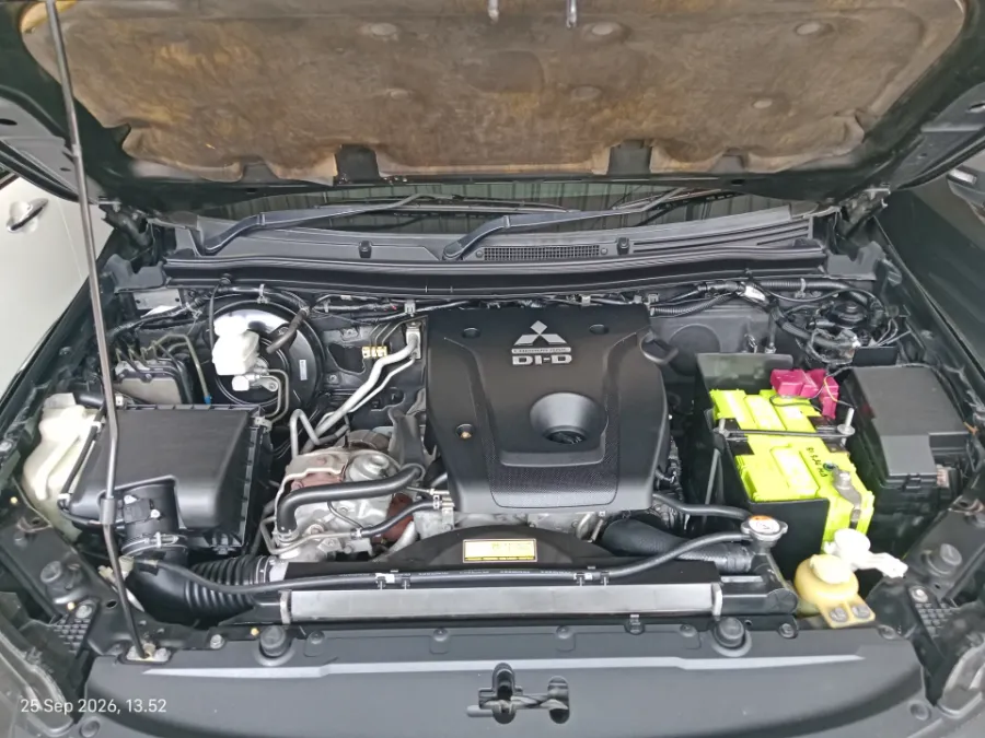 Foto Mobil Bekas Mesin Mitsubishi Pajero Sport 2.4 Dakar 4X2 tahun 2016
