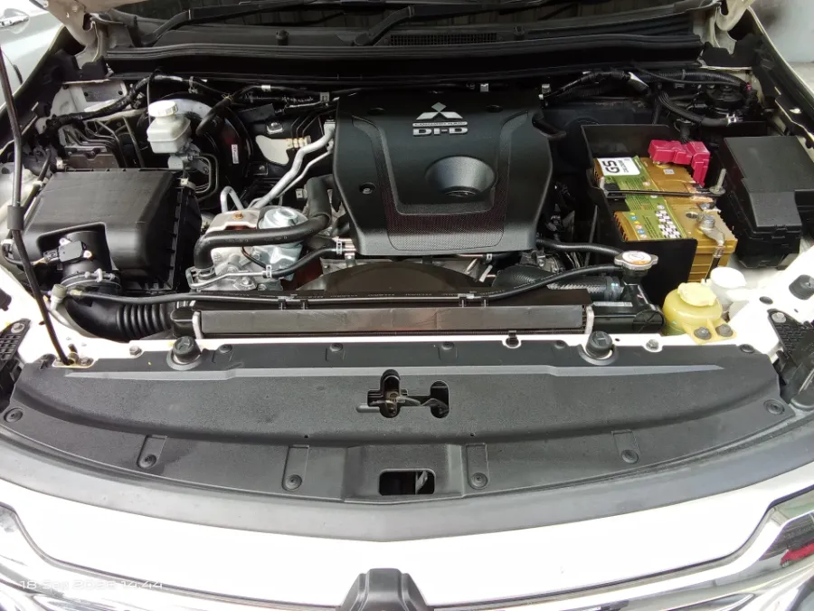 Foto Mobil Bekas Mesin Mitsubishi Pajero Sport 2.4 Dakar 4X2 tahun 2016