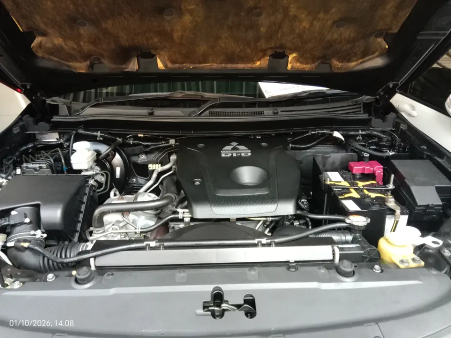 Foto Mobil Bekas Mesin Mitsubishi Pajero Sport 2.4 Dakar 4X2 tahun 2016
