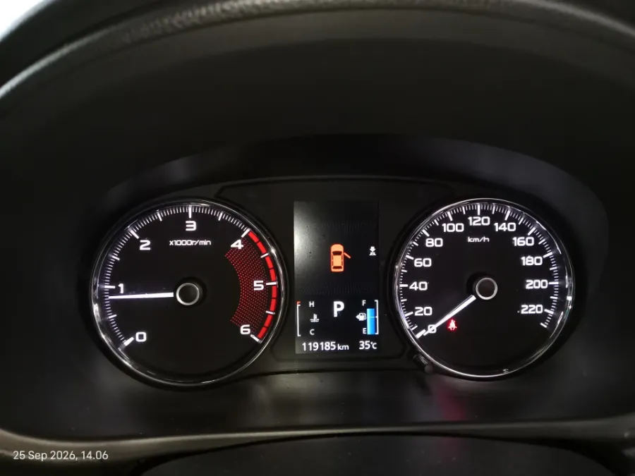 Foto Mobil Bekas Odometer Mitsubishi Pajero Sport 2.4 Dakar 4X2 tahun 2016