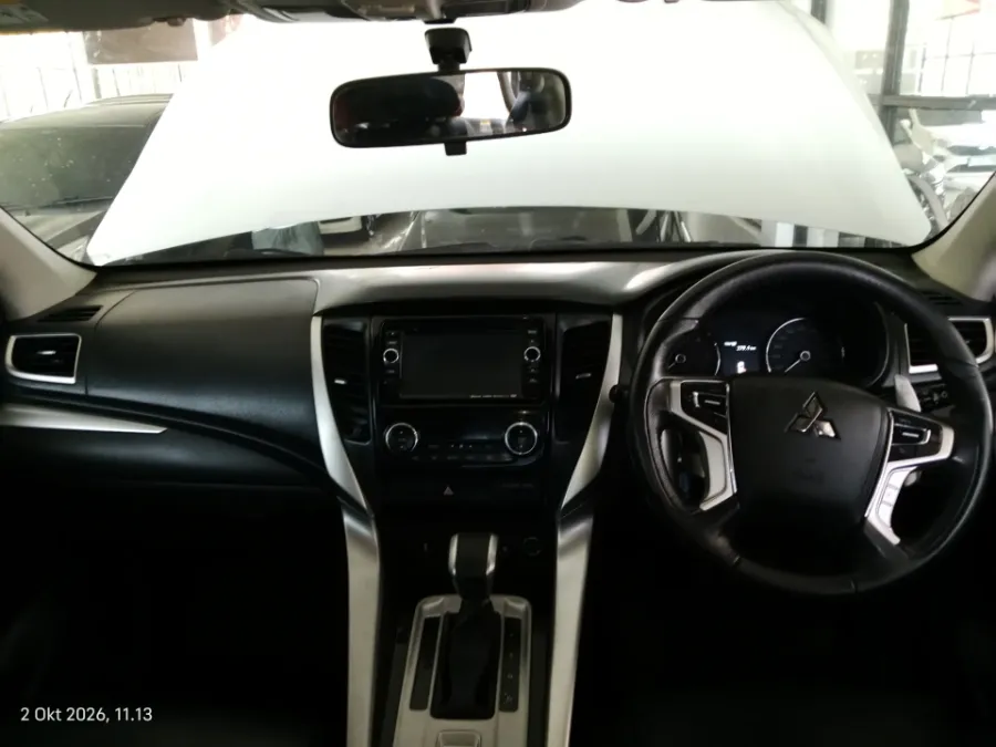 Foto Mobil Bekas Dashboard Mitsubishi Pajero Sport 2.4 Dakar 4X2 tahun 2017
