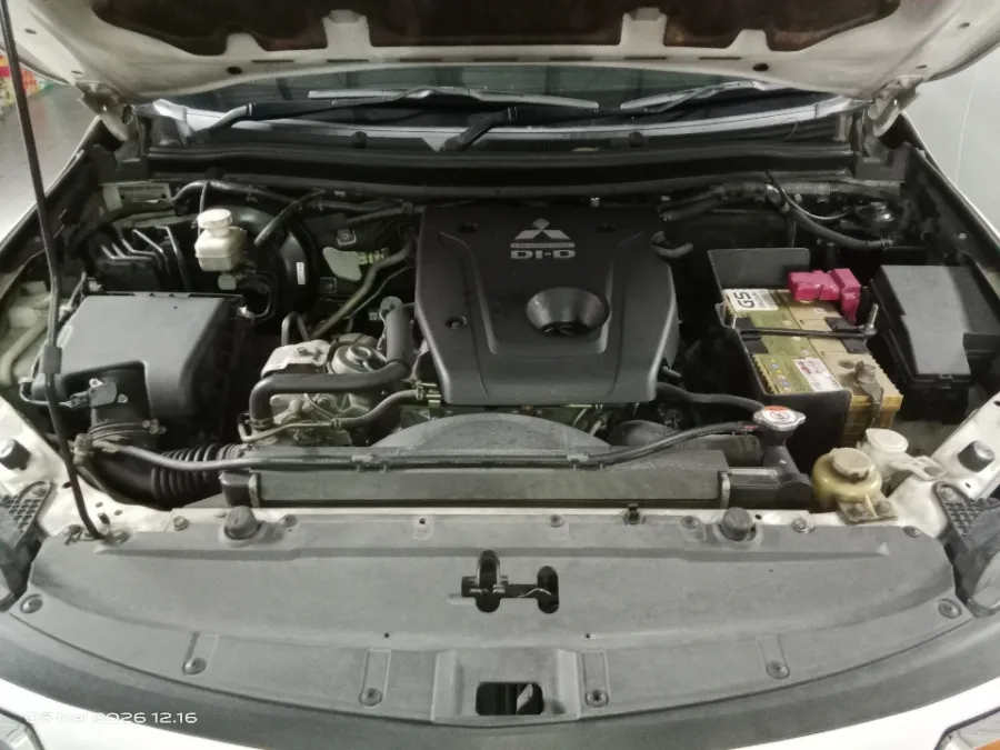 Foto Mobil Bekas Mesin Mitsubishi Pajero Sport 2.4 Dakar 4X2 tahun 2017