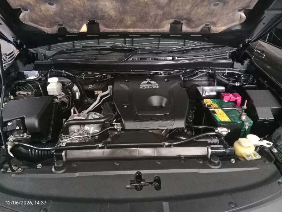 Foto Mobil Bekas Mesin Mitsubishi Pajero Sport 2.4 Dakar 4X2 tahun 2017