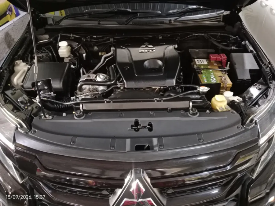 Foto Mobil Bekas Mesin Mitsubishi Pajero Sport 2.4 Dakar 4X2 tahun 2017