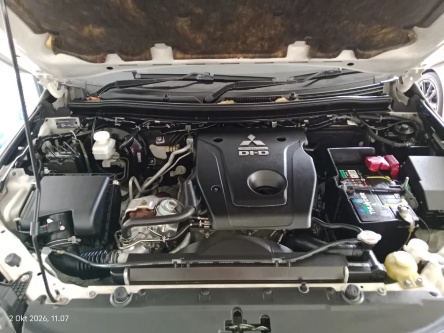 Foto Mobil Bekas Mesin Mitsubishi Pajero Sport 2.4 Dakar 4X2 tahun 2017