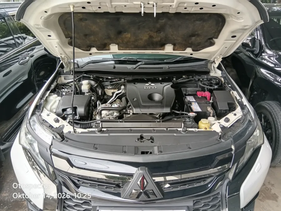 Foto Mobil Bekas Mesin Mitsubishi Pajero Sport 2.4 Dakar 4X2 tahun 2017