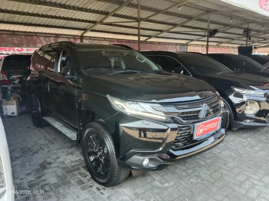 Foto Mobil Bekas Kanan Depan Mitsubishi Pajero Sport 2.4 Dakar 4X2 tahun 2018