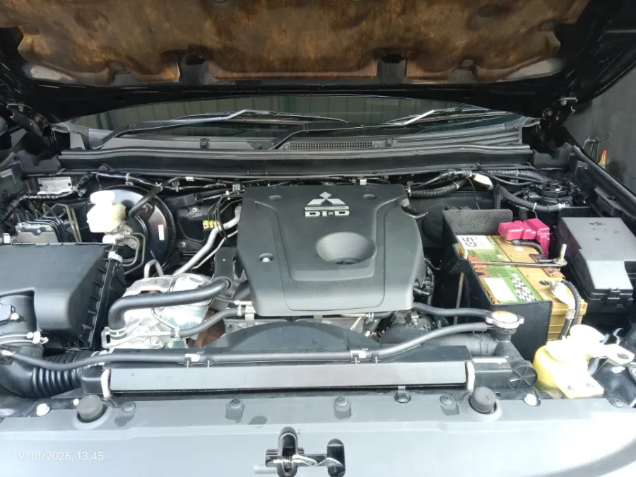 Foto Mobil Bekas Mesin Mitsubishi Pajero Sport 2.4 Dakar 4X2 tahun 2018
