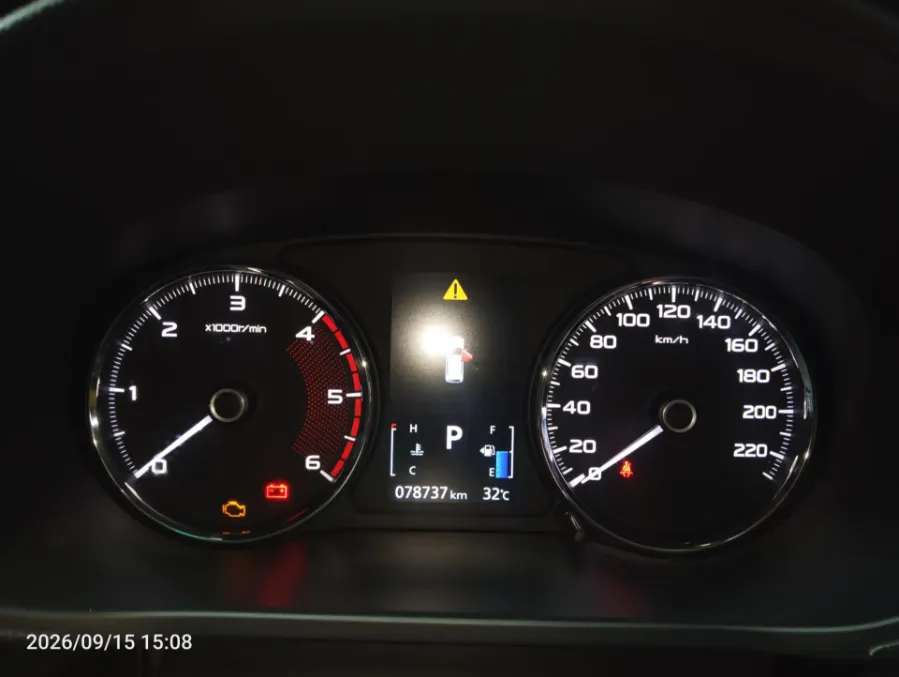 Foto Mobil Bekas Odometer Mitsubishi Pajero Sport 2.4 Dakar 4X2 tahun 2018
