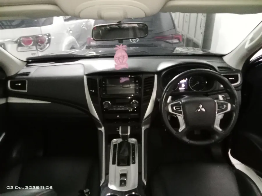 Foto Mobil Bekas Dashboard Mitsubishi Pajero Sport 2.4 Dakar 4X2 tahun 2019