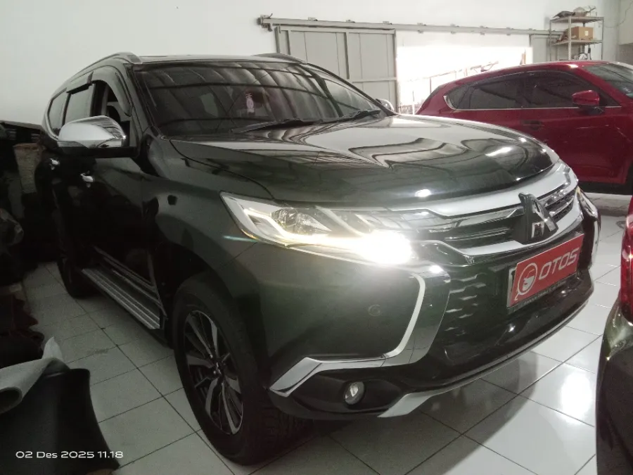 Foto Mobil Bekas Kanan Depan Mitsubishi Pajero Sport 2.4 Dakar 4X2 tahun 2019