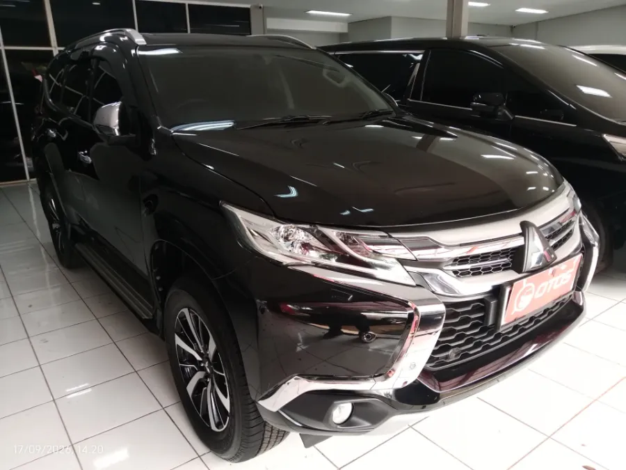 Foto Mobil Bekas Kanan Depan Mitsubishi Pajero Sport 2.4 Dakar 4X2 tahun 2019