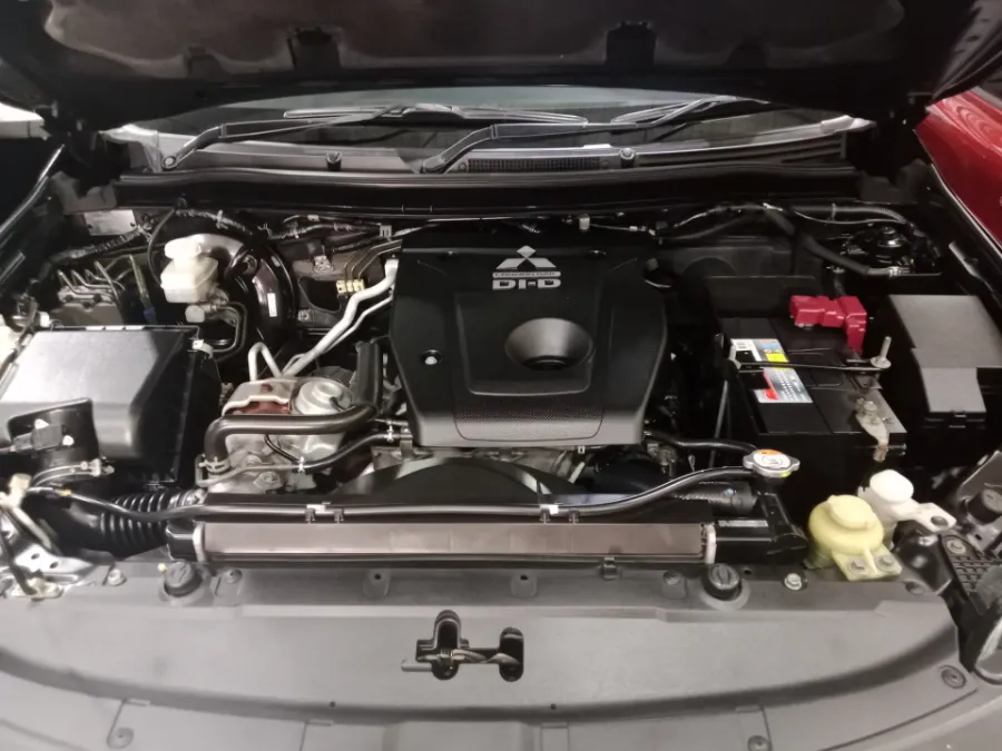 Foto Mobil Bekas Mesin Mitsubishi Pajero Sport 2.4 Dakar 4X2 tahun 2019