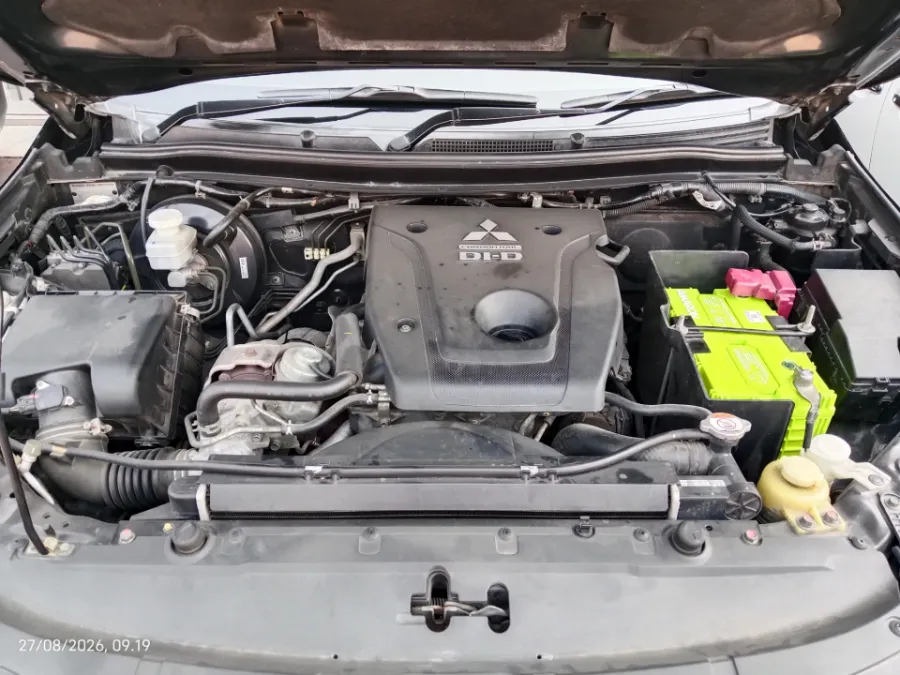 Foto Mobil Bekas Mesin Mitsubishi Pajero Sport 2.4 Dakar 4X2 tahun 2019