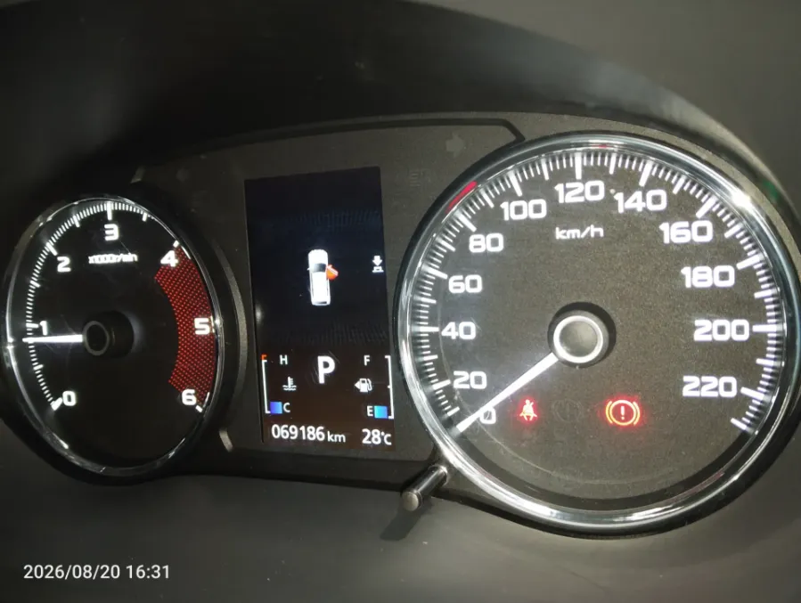 Foto Mobil Bekas Odometer Mitsubishi Pajero Sport 2.4 Dakar 4X2 tahun 2019