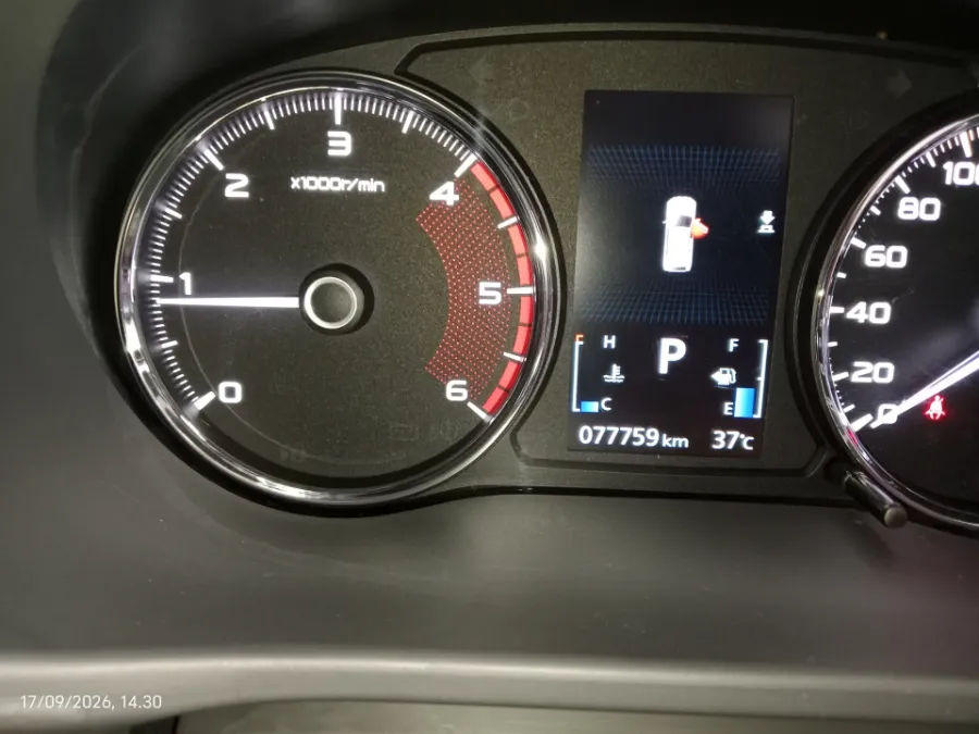 Foto Mobil Bekas Odometer Mitsubishi Pajero Sport 2.4 Dakar 4X2 tahun 2019