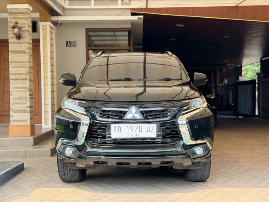 Foto Mobil Bekas Tampak Depan Mitsubishi Pajero Sport 2.4 Dakar 4X2 tahun 2019