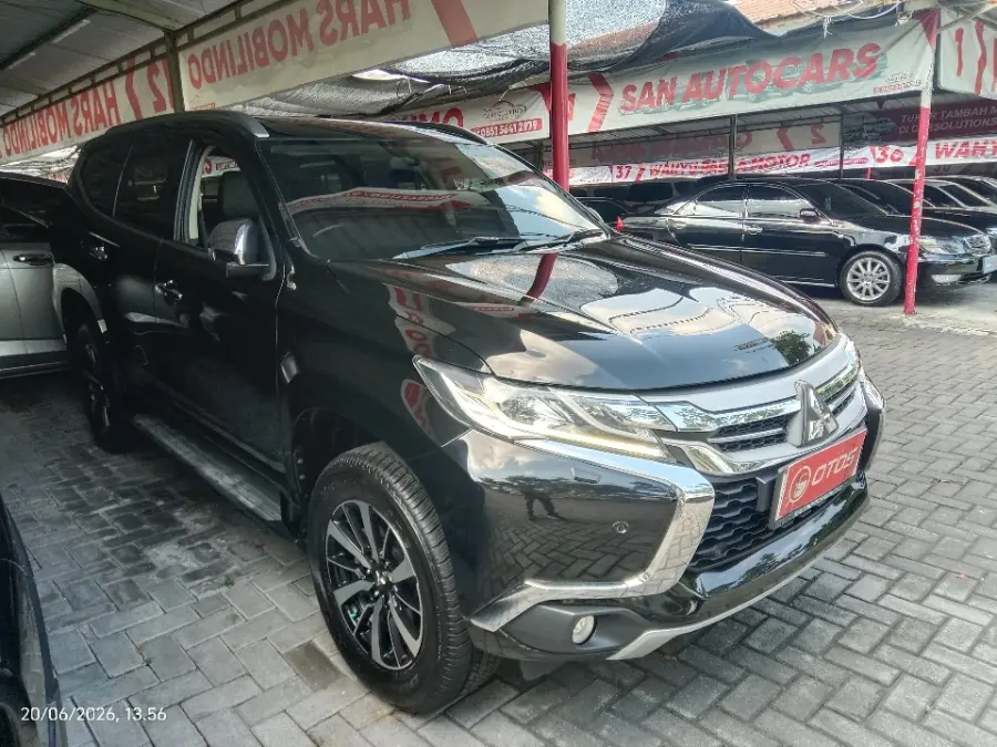 Foto Mobil Bekas Kanan Depan Mitsubishi Pajero Sport 2.4 Dakar 4X2 tahun 2020