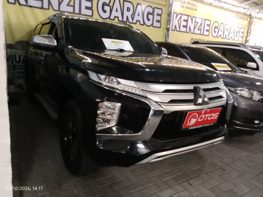 Foto Mobil Bekas Kanan Depan Mitsubishi Pajero Sport 2.4 Dakar 4X2 tahun 2022