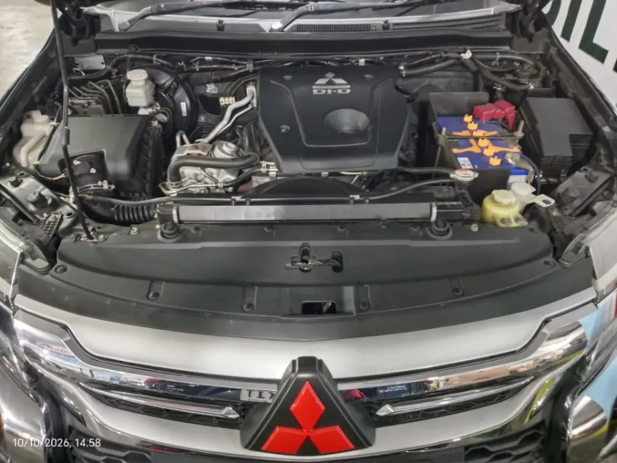 Foto Mobil Bekas Mesin Mitsubishi Pajero Sport 2.4 Dakar 4X2 tahun 2020