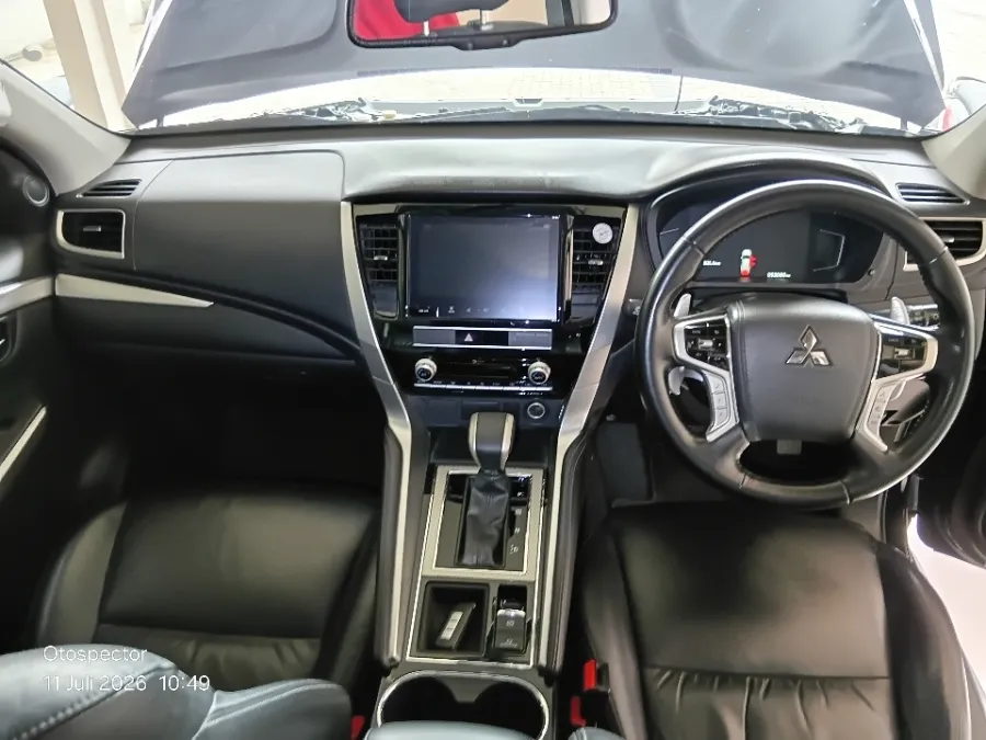 Foto Mobil Bekas Dashboard Mitsubishi Pajero Sport 2.4 Dakar 4X2 tahun 2021