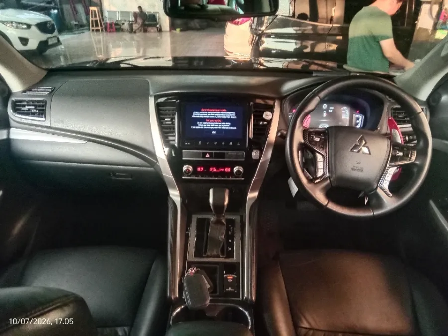 Foto Mobil Bekas Dashboard Mitsubishi Pajero Sport 2.4 Dakar 4X2 tahun 2021