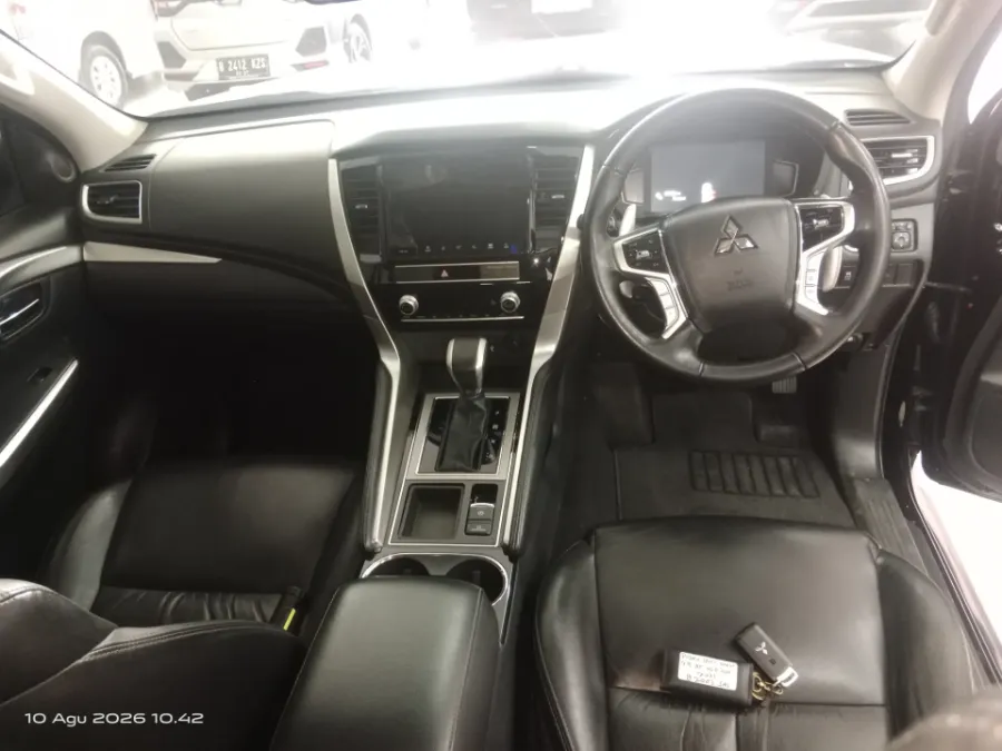 Foto Mobil Bekas Dashboard Mitsubishi Pajero Sport 2.4 Dakar 4X2 tahun 2021