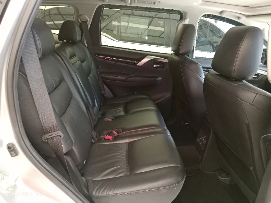 Foto Mobil Bekas Kabin Belakang Mitsubishi Pajero Sport 2.4 Dakar 4X2 tahun 2021