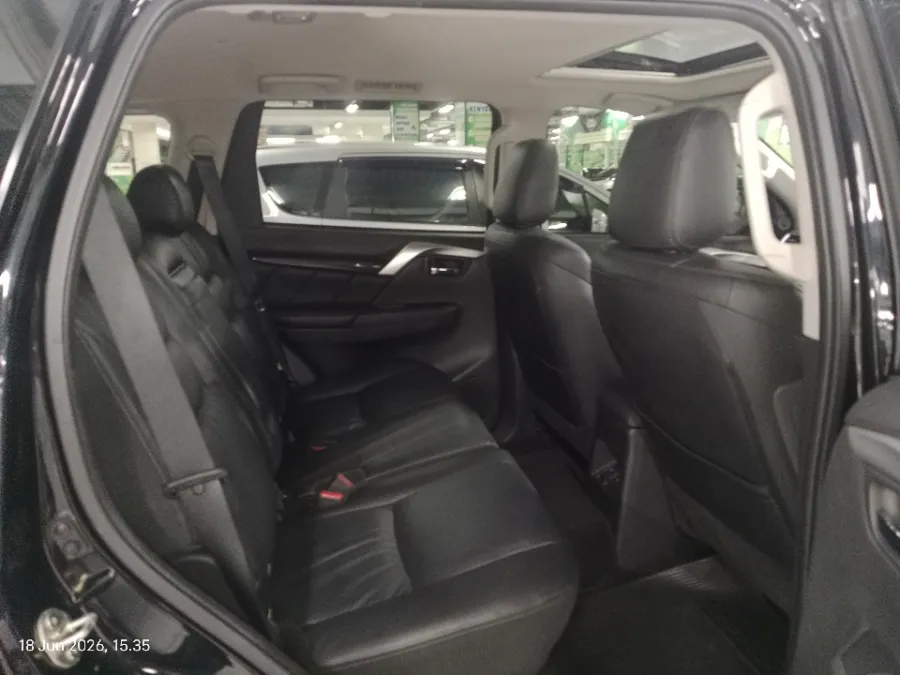 Foto Mobil Bekas Kabin Belakang Mitsubishi Pajero Sport 2.4 Dakar 4X2 tahun 2021