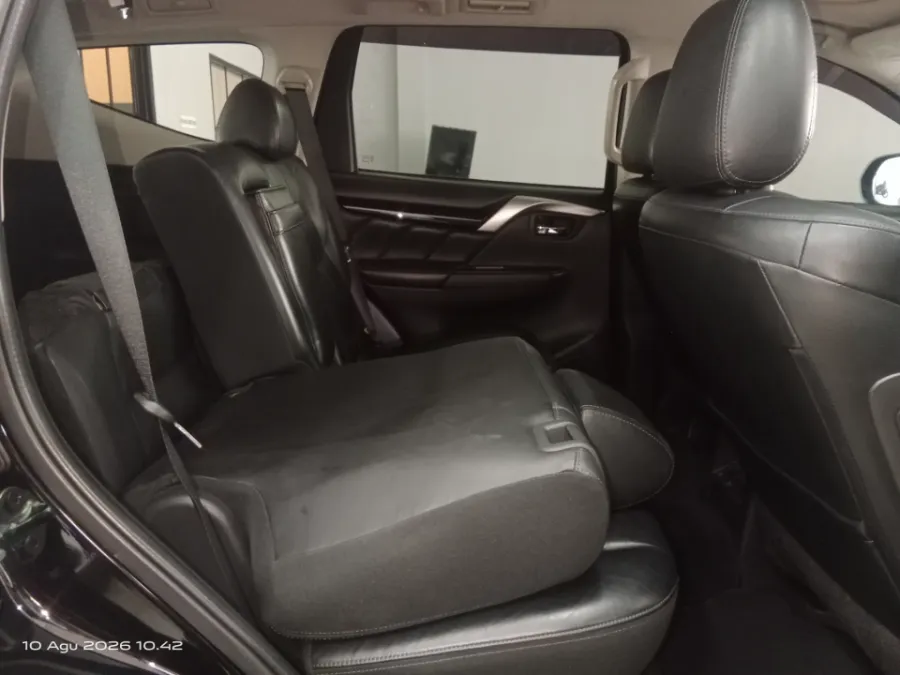 Foto Mobil Bekas Kabin Belakang Mitsubishi Pajero Sport 2.4 Dakar 4X2 tahun 2021