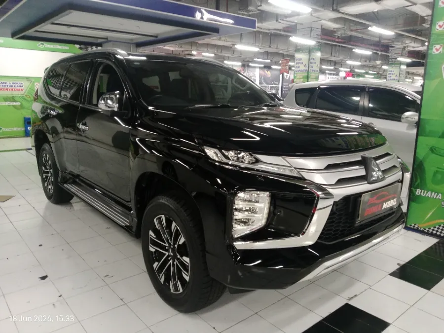 Foto Mobil Bekas Kanan Depan Mitsubishi Pajero Sport 2.4 Dakar 4X2 tahun 2021