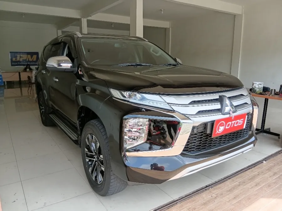 Foto Mobil Bekas Kanan Depan Mitsubishi Pajero Sport 2.4 Dakar 4X2 tahun 2021
