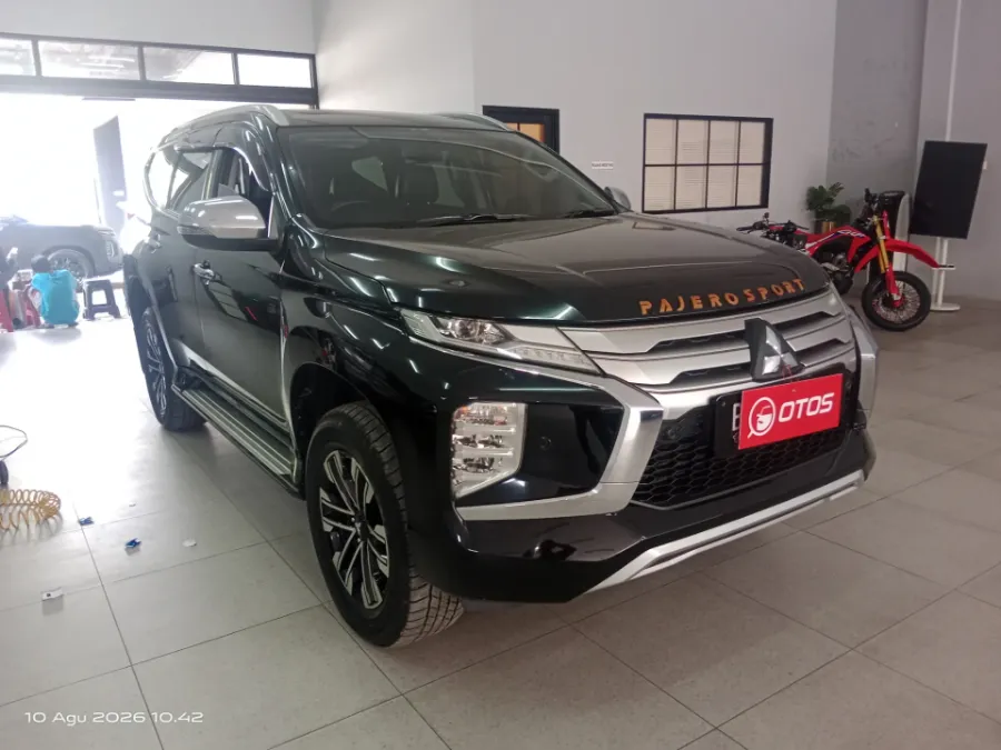 Foto Mobil Bekas Kanan Depan Mitsubishi Pajero Sport 2.4 Dakar 4X2 tahun 2021