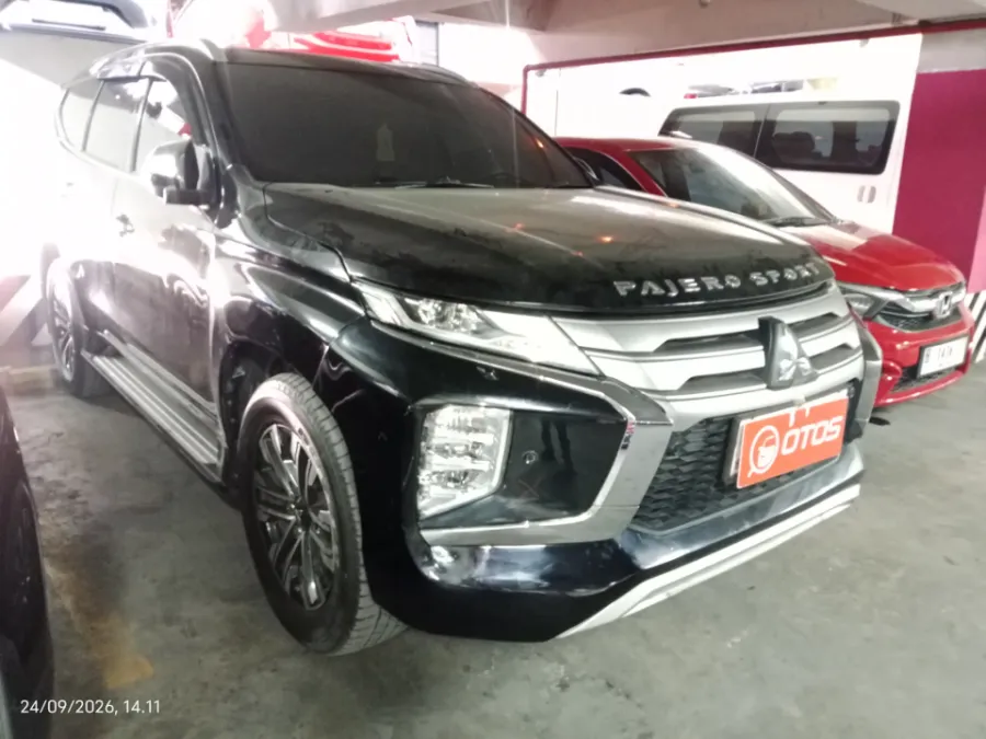 Foto Mobil Bekas Kanan Depan Mitsubishi Pajero Sport 2.4 Dakar 4X2 tahun 2021