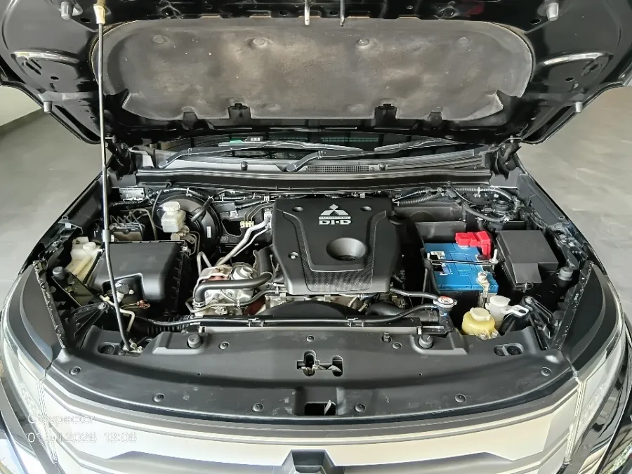 Foto Mobil Bekas Mesin Mitsubishi Pajero Sport 2.4 Dakar 4X2 tahun 2021