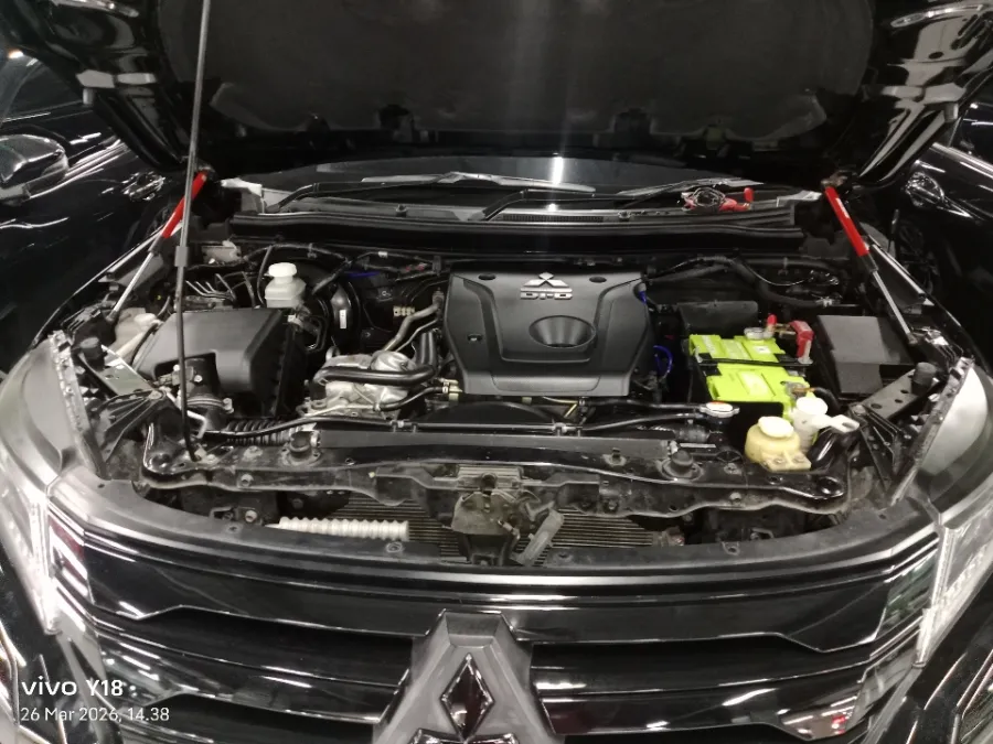 Foto Mobil Bekas Mesin Mitsubishi Pajero Sport 2.4 Dakar 4X2 tahun 2021