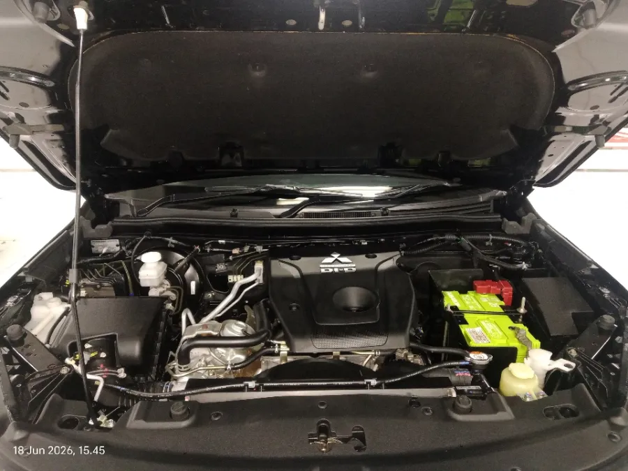 Foto Mobil Bekas Mesin Mitsubishi Pajero Sport 2.4 Dakar 4X2 tahun 2021