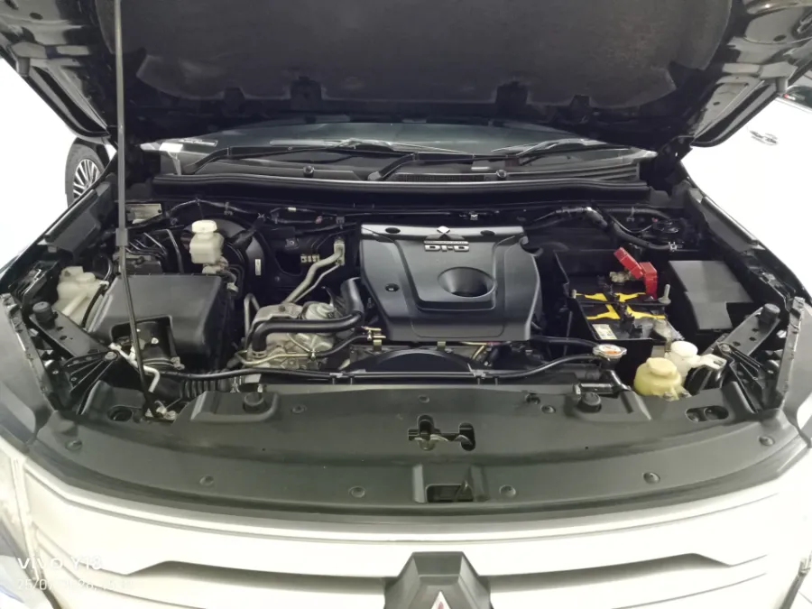 Foto Mobil Bekas Mesin Mitsubishi Pajero Sport 2.4 Dakar 4X2 tahun 2021