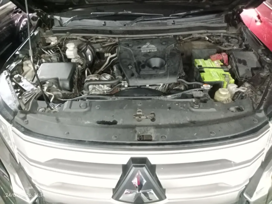 Foto Mobil Bekas Mesin Mitsubishi Pajero Sport 2.4 Dakar 4X2 tahun 2021