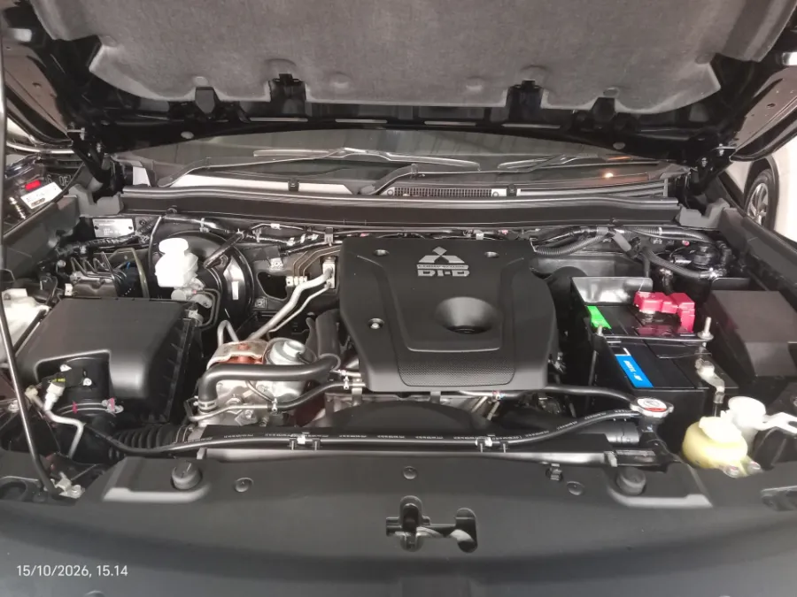 Foto Mobil Bekas Mesin Mitsubishi Pajero Sport 2.4 Dakar 4X2 tahun 2021
