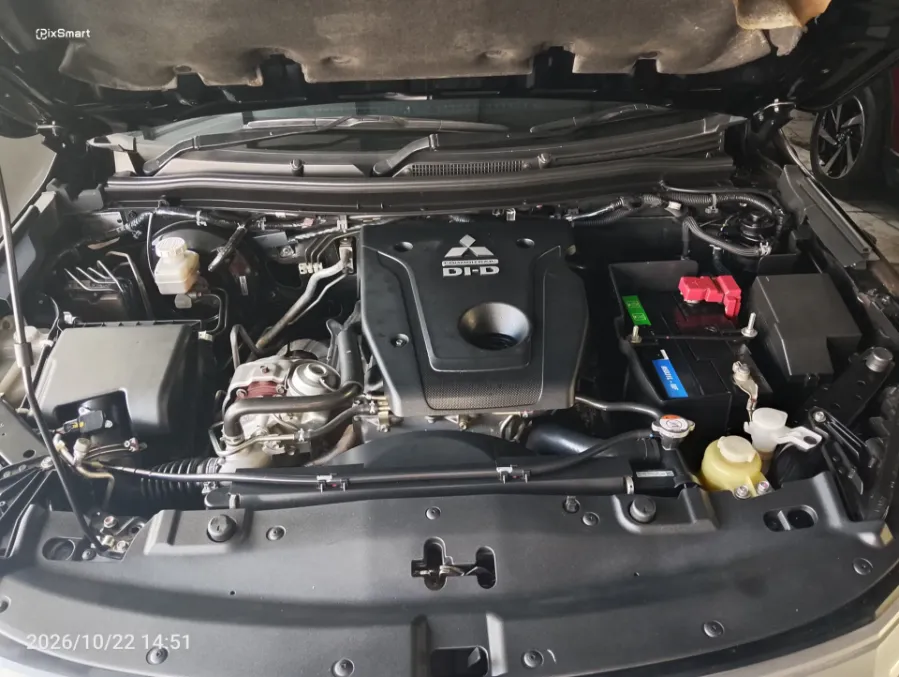Foto Mobil Bekas Mesin Mitsubishi Pajero Sport 2.4 Dakar 4X2 tahun 2021