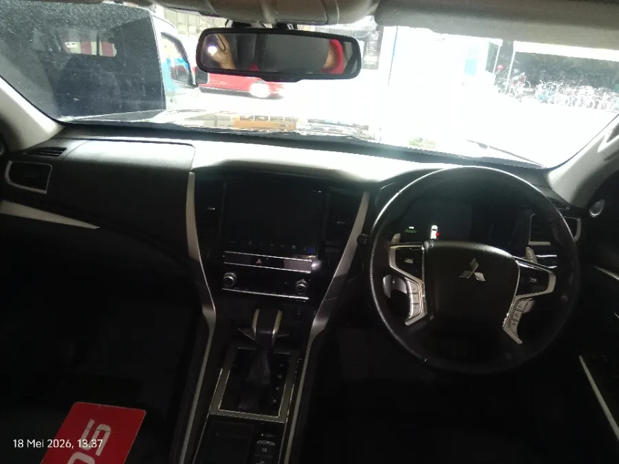 Foto Mobil Bekas Dashboard Mitsubishi Pajero Sport 2.4 Dakar 4X2 tahun 2022