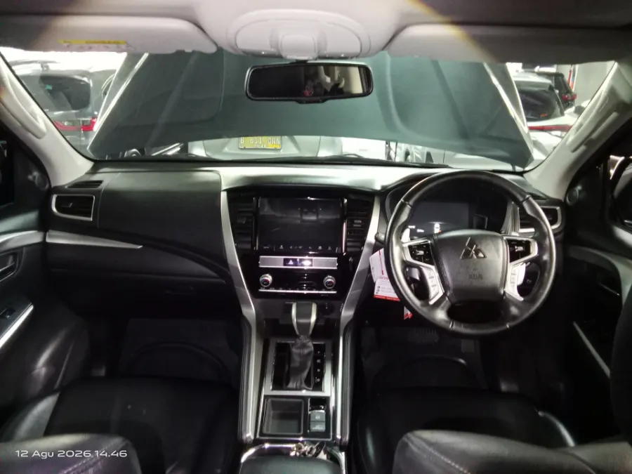 Foto Mobil Bekas Dashboard Mitsubishi Pajero Sport 2.4 Dakar 4X2 tahun 2022
