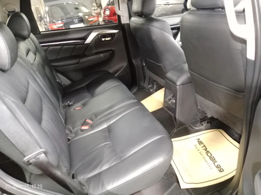 Foto Mobil Bekas Kabin Belakang Mitsubishi Pajero Sport 2.4 Dakar 4X2 tahun 2022